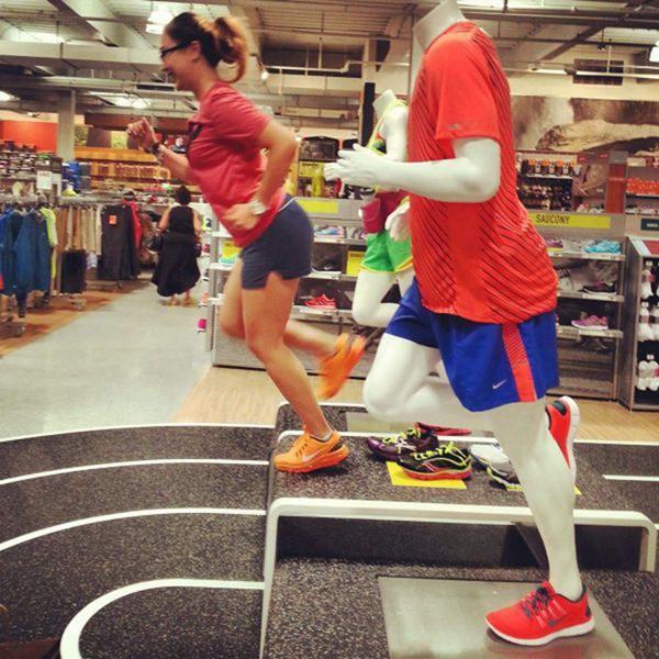 Rét run người nhưng không thể ngưng cười với kẻ lầy lội-6