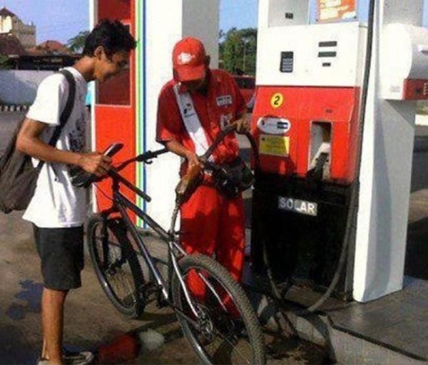 Rét run người nhưng không thể ngưng cười với kẻ lầy lội-8