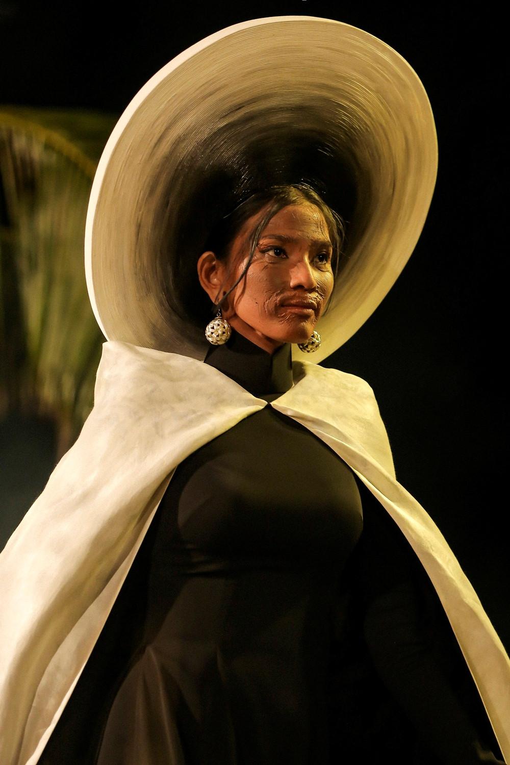 Chuyên gia make up trần tình về hình ảnh cụ bà 80 tuổi Trương Thị May gây shock làng thời trang-2