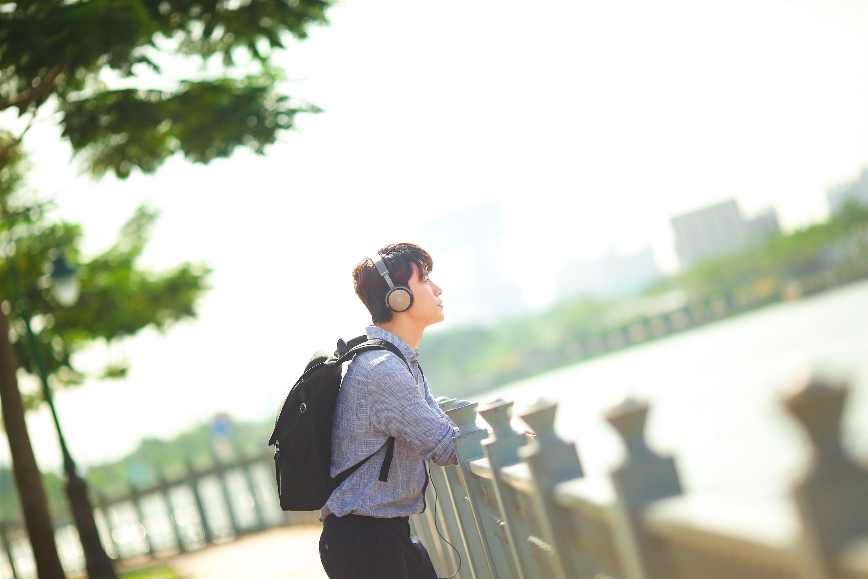 Chi Pu tái xuất với hình tượng nhạc sĩ, cặp kè người tình tin đồn Jin Ju Hyung-8