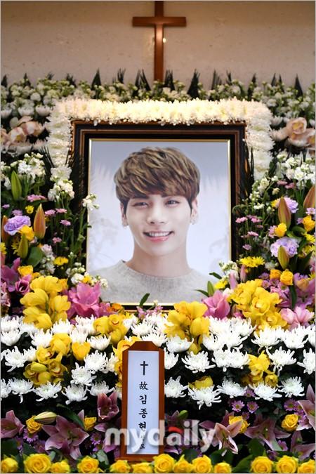 Tiết lộ thư tuyệt mệnh vì sao SHINee Jonghyun tự tìm tới cái chết-2
