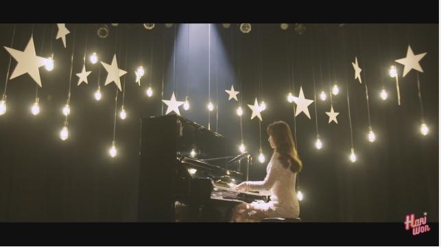 Trấn Thành ân cần chăm sóc Hari Won bên giường bệnh-7