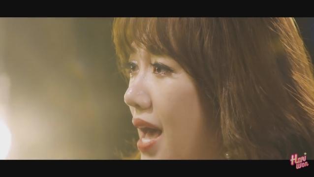 Trấn Thành ân cần chăm sóc Hari Won bên giường bệnh-8