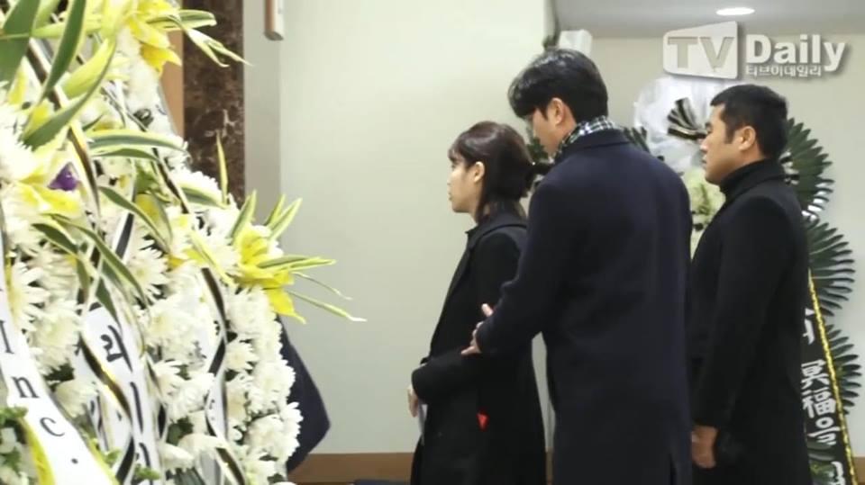Những gương mặt thất thần của BTS, SNSD, BoA khi đến tang lễ SHINee Jonghyun-8