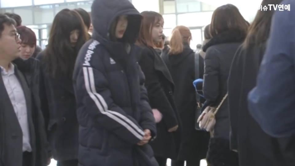 Những gương mặt thất thần của BTS, SNSD, BoA khi đến tang lễ SHINee Jonghyun-11