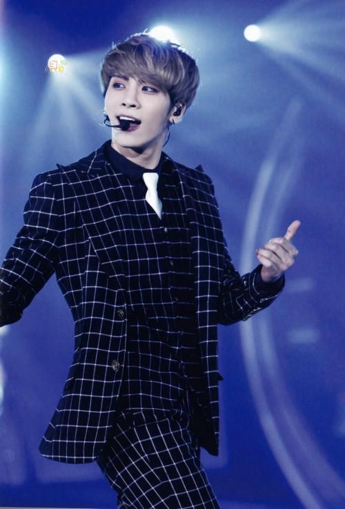 Jonghyun (SHINee) từng để lại ấn tượng với gout thời trang trình diễn chưa bao giờ mắc lỗi-2