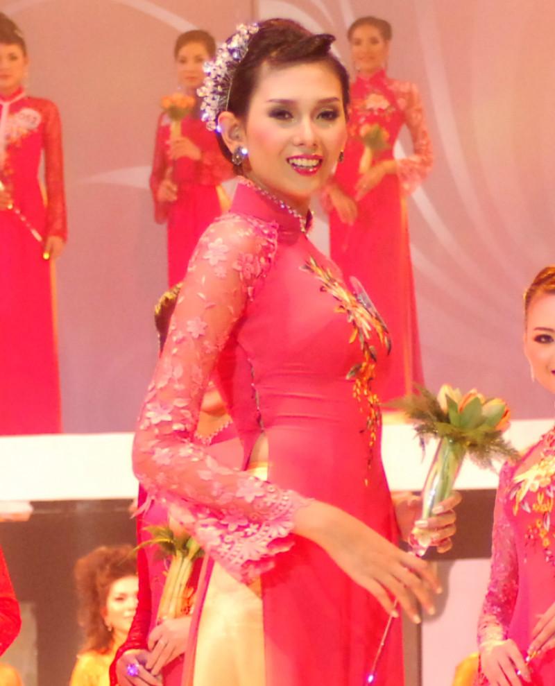 Nổi danh là huấn luyện viên sát thủ, Võ Hoàng Yến thuở chân ướt chân ráo trông ra sao?-6