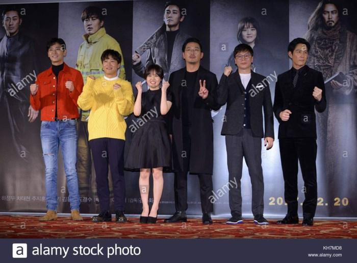 Bắt gặp Song Joong Ki trốn Song Hye Kyo đi xem phim với người tình màn ảnh Park Bo Young-4