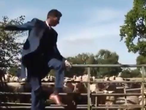 Chú rể bỏ quên nhẫn cưới trong hôn lễ và cái kết bất ngờ