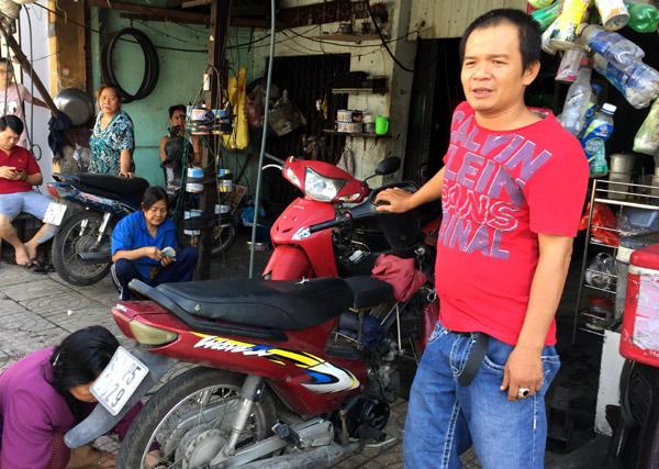 Những người phụ nữ hơn 50 năm cầm cờ lê, mỏ lết giữa Sài Gòn-4