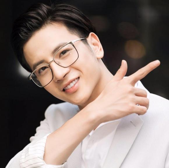 Hot girl - hot boy Việt 20/12: Phí Ngọc Hưng của Vì yêu mà đến đốn tim fan nữ với vẻ đẹp thư sinh-1