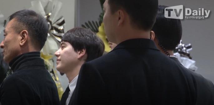 Super Junior, EXO và nước mắt nghệ sĩ ngập đám tang ngôi sao SHINee Jonghyun-11