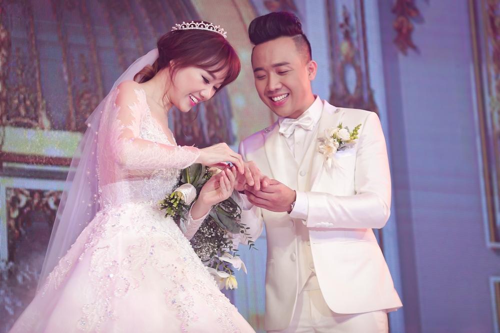 Kỷ niệm 1 năm ngày cưới, vợ chồng Trấn Thành xin off 4 ngày để tận hưởng hạnh phúc riêng-2