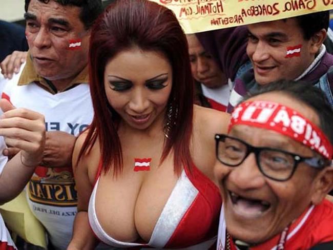 Cứ gặp gái xinh là rình chụp ảnh bằng được-1