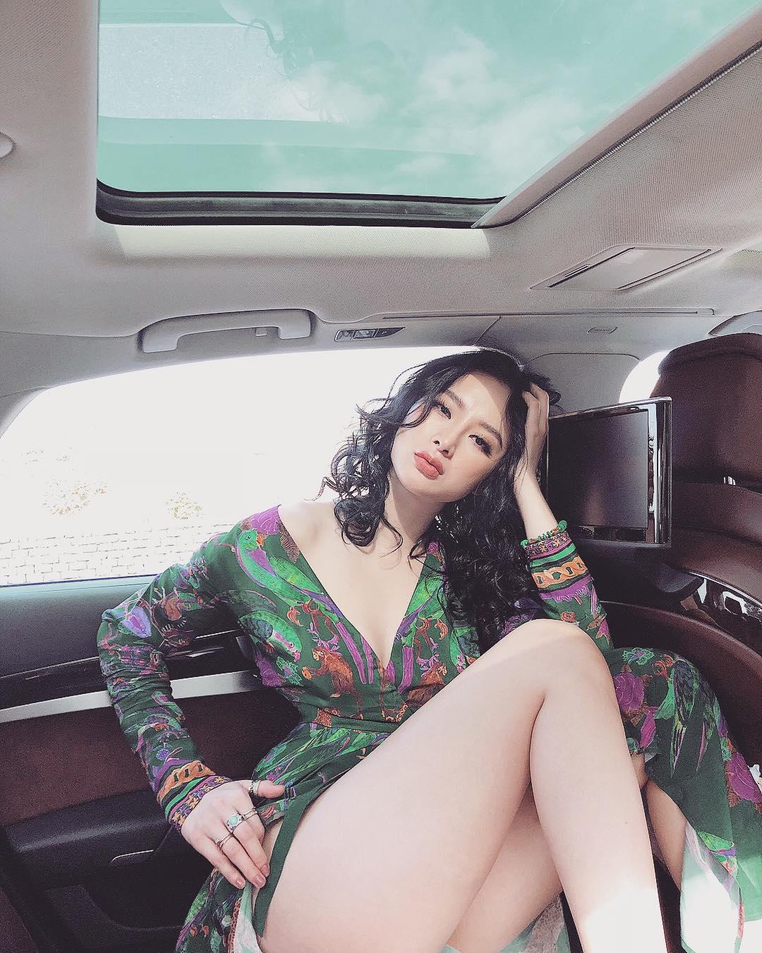 Tin sao Việt: Phản ứng khó đỡ của Trấn Thành khi nhìn thấy gái đẹp-2