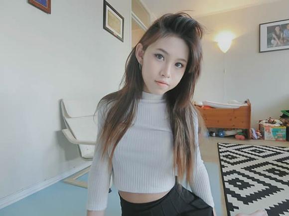 Hot girl Thái khiến cả cộng đồng mạng sững sờ khi công khai hình ảnh thời thơ ấu-1