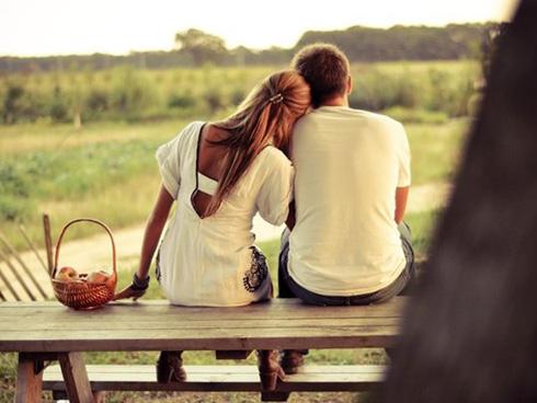 Bạn gái đòi đi chơi xa với cậu bạn thân 4 ngày, tôi phải làm sao để ngăn cản?-4