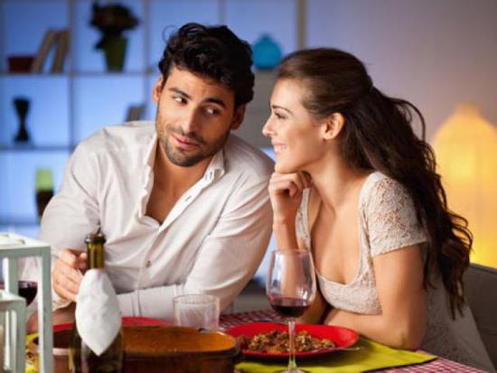 Rót mật vào tai chồng