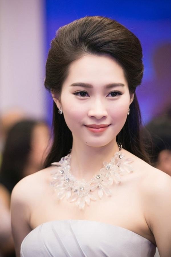 Đẹp như hoa hậu, siêu mẫu showbiz Việt mà cũng từng trầm cảm đến mức muốn quyên sinh!-2
