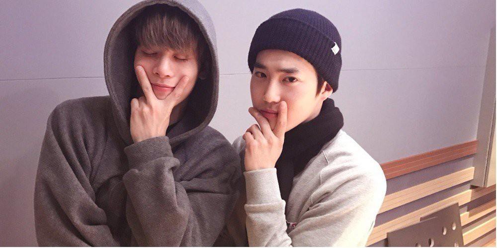 Phải hoàn thành lịch trình sau khi Jonghyun ra đi, Suho và DBSK rơi nước mắt trên sân khấu-3