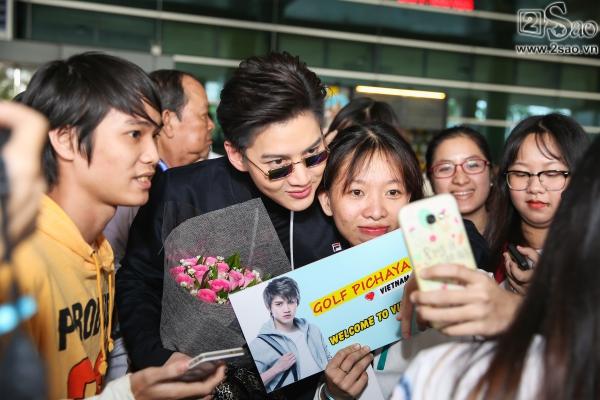 Mỹ nam Tình yêu không có lỗi, lỗi ở bạn thân bật mí điều thích nhất khi đến Việt Nam-5