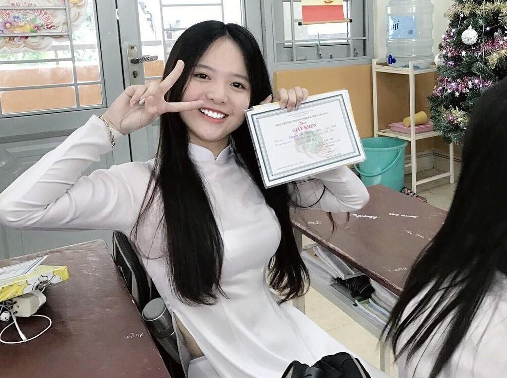 ĐH Hoa Sen lại sáng nhất hôm nay với nữ sinh có nụ cười đẹp khó cưỡng-6