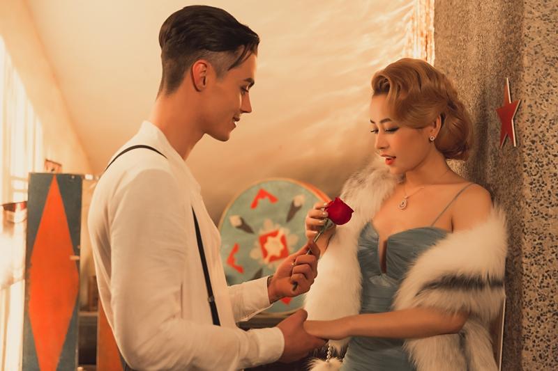 Chi Pu sexy khoe trọn vòng 1, lần đầu hát live ca khúc mới-3