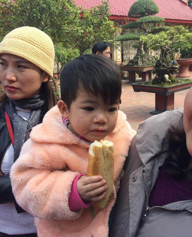 Bỏ rơi con tại chùa, người mẹ viết thư mong thầy đừng cho cháu đi nơi khác-1