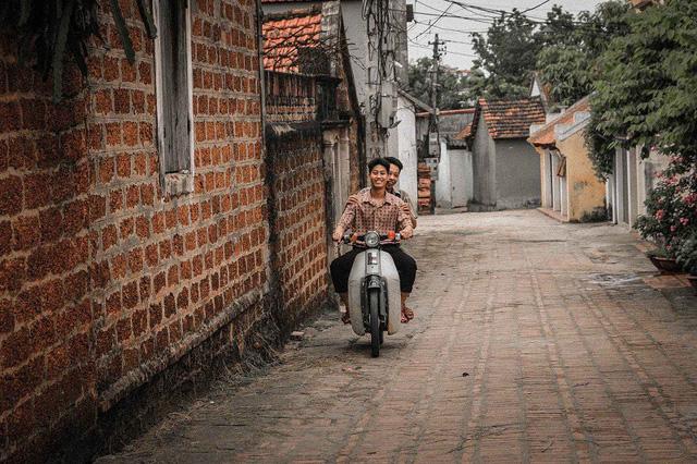 Thú vị bộ ảnh kỷ yếu phong cách thập niên 80 của sinh viên cảnh sát-10