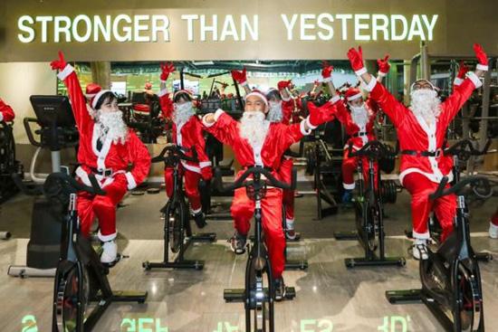 Đội quân ông già Noel đổ bộ The Garden Mall-6