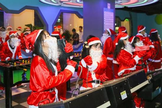 Đội quân ông già Noel đổ bộ The Garden Mall-8