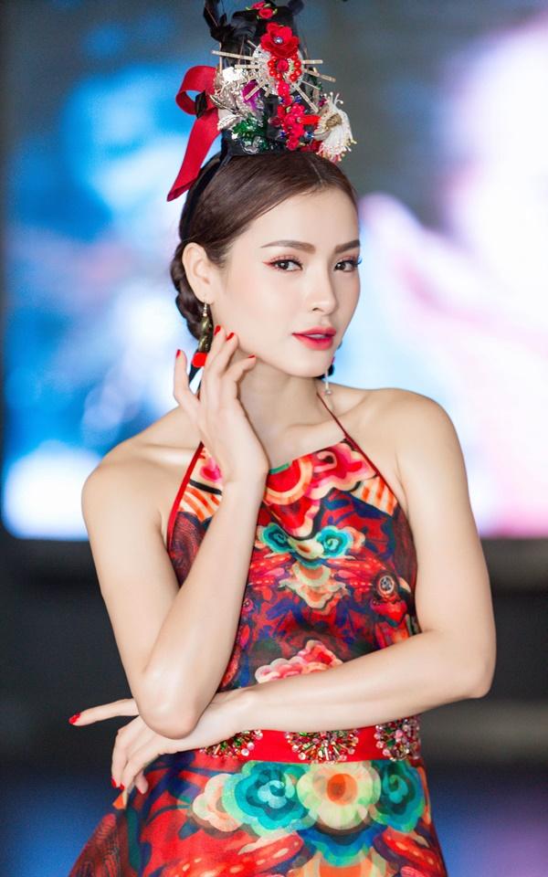 Không có đại gia, Phương Trinh Jolie dồn cát-sê đi hát trong nửa năm để làm MV-8