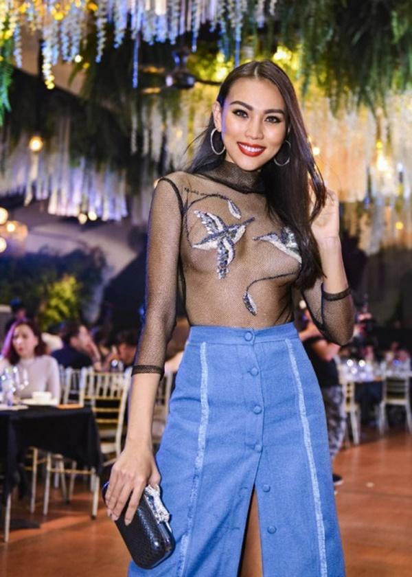 10 bộ cánh khoe vòng 1 bạo ngoài sức tưởng tượng của sao Việt năm 2017-1
