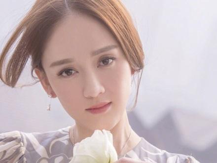 'Mỹ nhân U40' Trần Kiều Ân khoe nhan sắc rạng ngời không góc chết