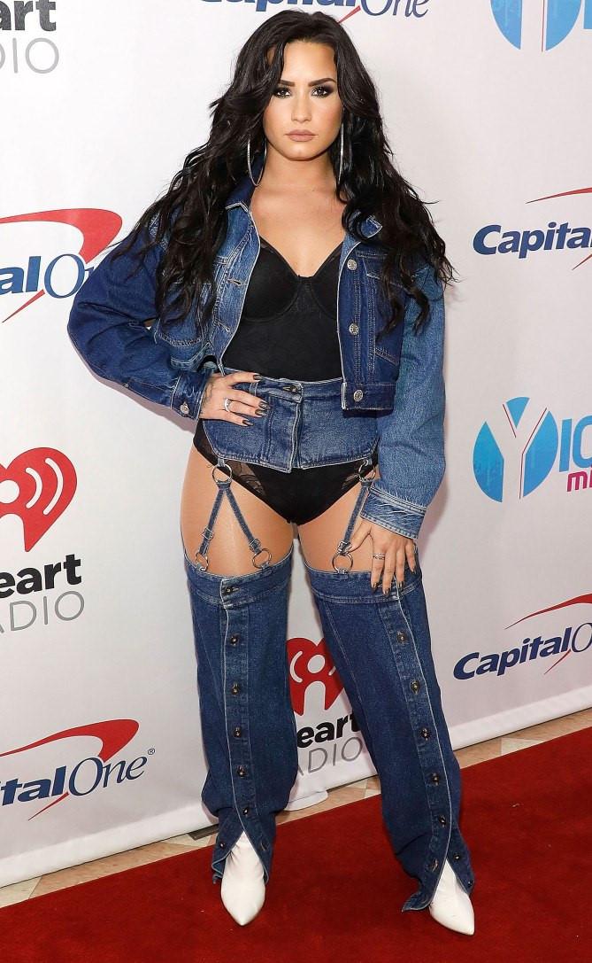 Những kiểu mốt khó hiểu của người đẹp quốc tế-3