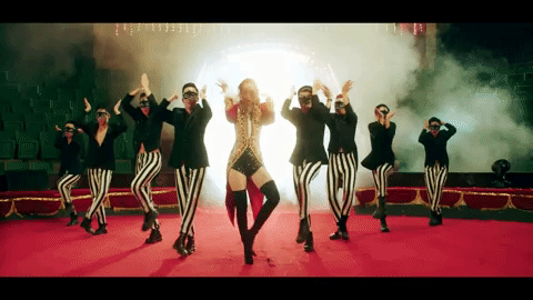 Nổ bỏng ngô đi các vị, ra MV có quá nhiều điểm trùng hợp, hình như Hương Tràm đang tuyên chiến ngầm với Chi Pu?-3