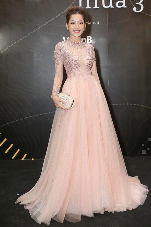 Đâu chỉ gợi cảm trong MV thứ 4, từ lâu Chi Pu đã khiến fans ‘bỏng mắt’ với váy áo xuyên thấu-5