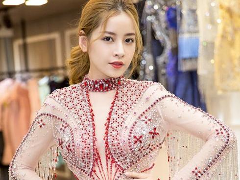 Đâu chỉ gợi cảm trong MV thứ 4, từ lâu Chi Pu đã khiến fans ‘bỏng mắt’ với váy áo xuyên thấu