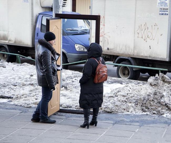 Hành động khiến các quý ông không nhịn nổi... cười-7