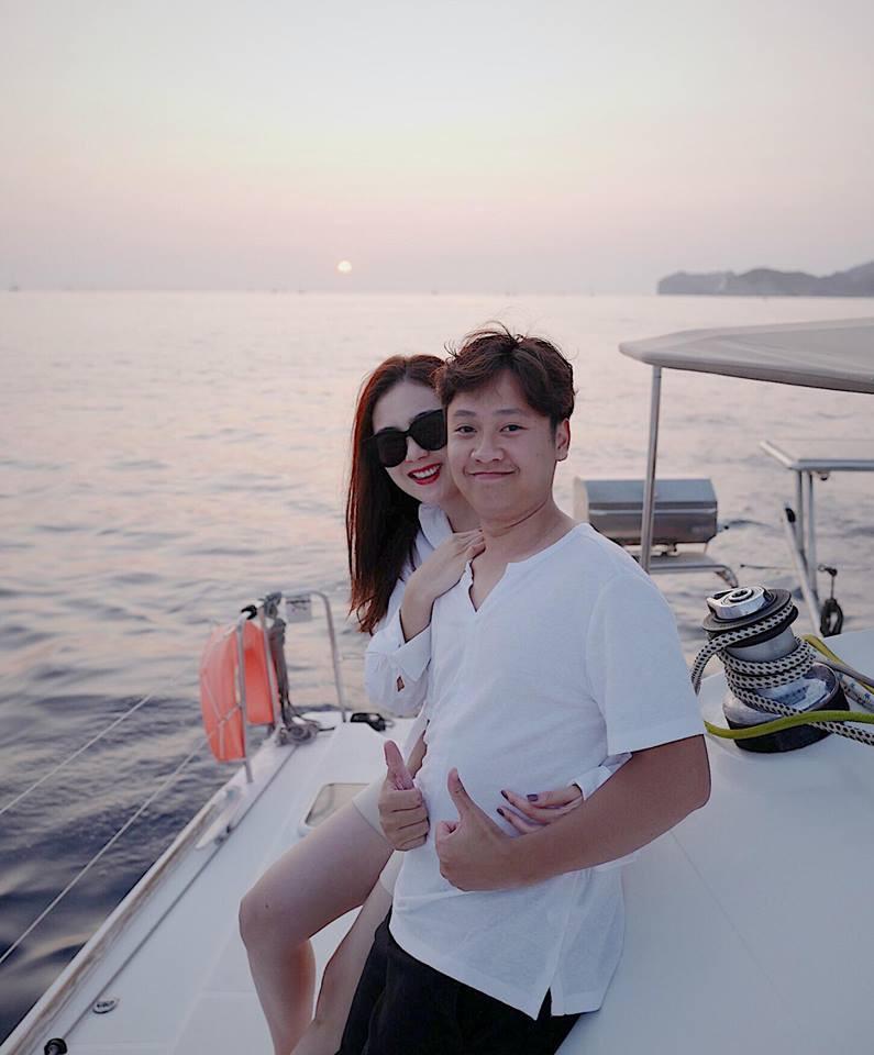 MC Mai Ngọc hóa bà già Noel đi phát quà và gửi thông tin thời tiết dịp Giáng sinh-3