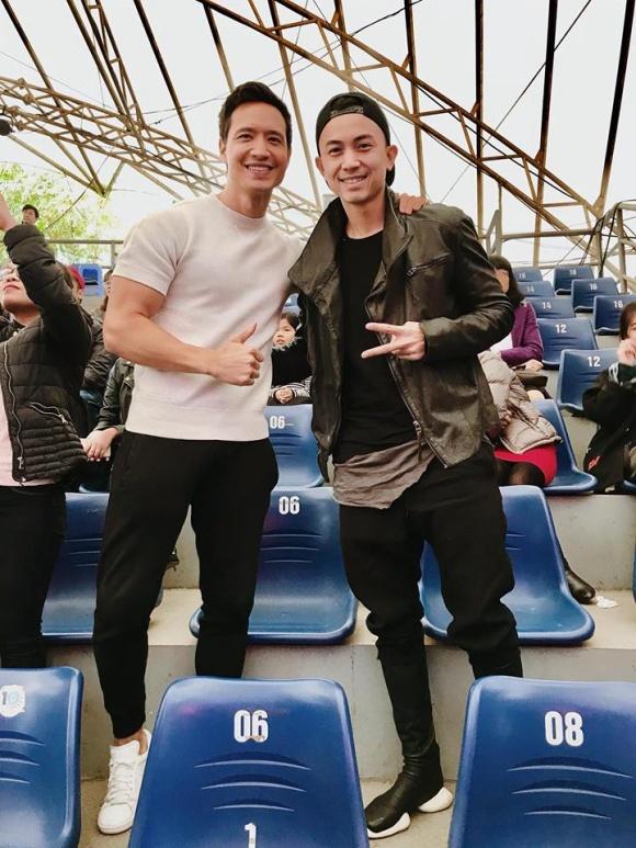 Hot girl - hot boy Việt: Trung Dũng Sĩ hội ngộ cùng Kim Lý khi đi xem Hồ Ngọc Hà biểu diễn-1