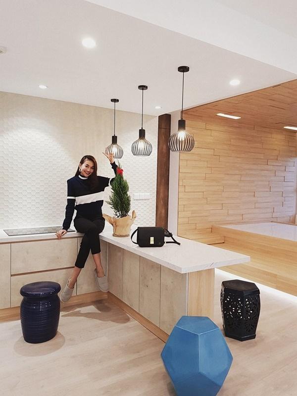 Chiêm ngưỡng một góc nhà mới chứa đầy hàng hiệu của siêu mẫu Thanh Hằng-2