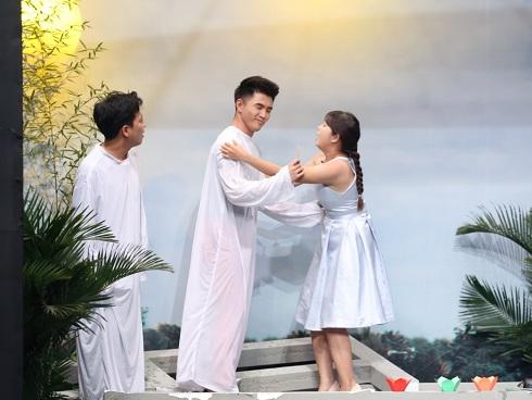 Fan nữ xếp hàng cưỡng hôn Lâm Chấn Khang dài như đi phát gạo-3