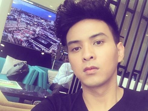 Tin sao Việt: Hồ Quang Hiếu 'cầu cứu' mượn giày khi đi diễn tỉnh