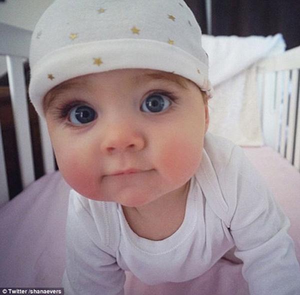 7 nhóc tỳ sở hữu đôi mắt đẹp tựa thiên thần nổi bật nhất năm 2017-12