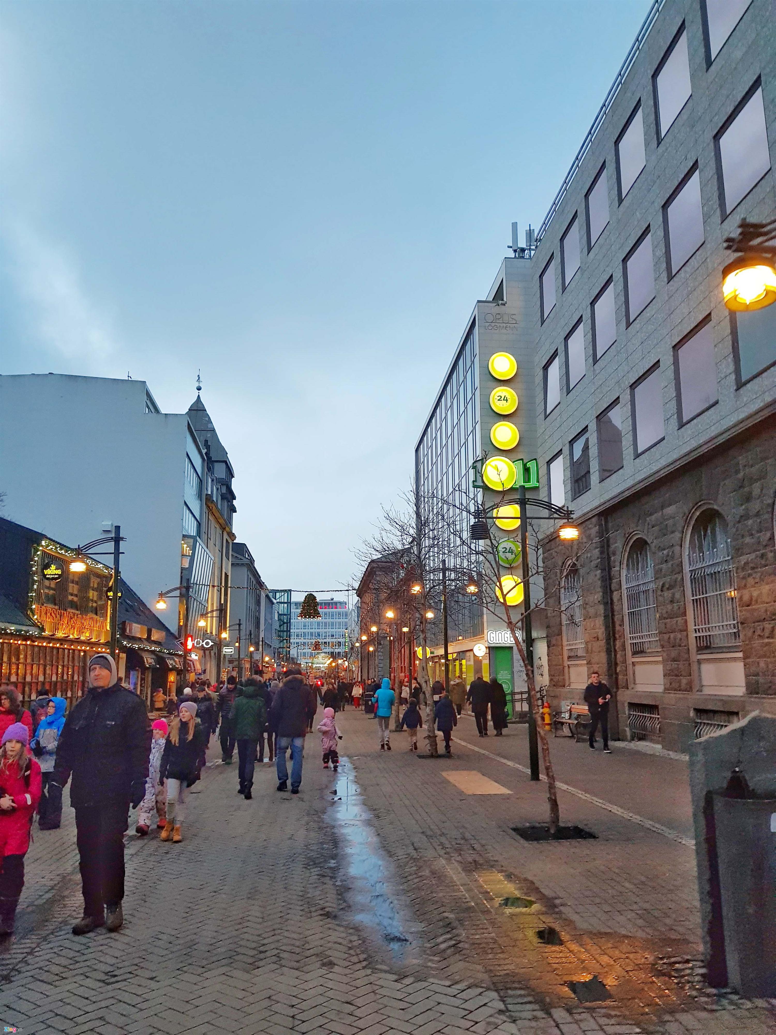 Không khí Giáng sinh ở Vùng đất của băng và lửa-8