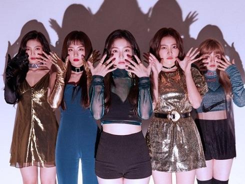 Đang nhảy thì nơ cài tóc bị rơi, Sana (TWICE) thản thiên nhét... vào ngực-5