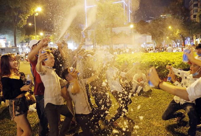 Đón Giáng sinh ở trung tâm Sài Gòn-7