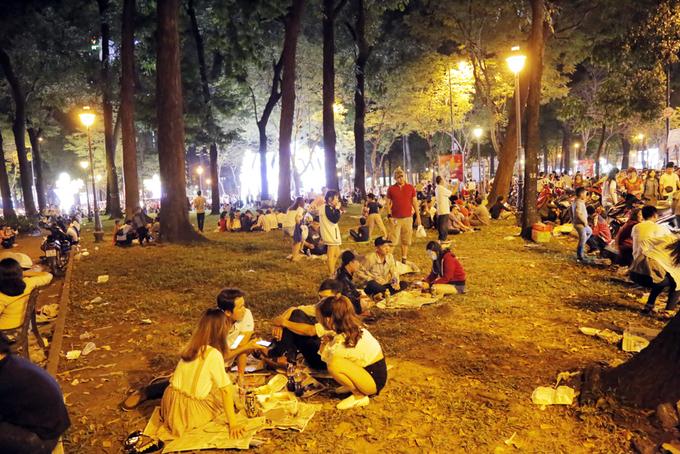 Đón Giáng sinh ở trung tâm Sài Gòn-8