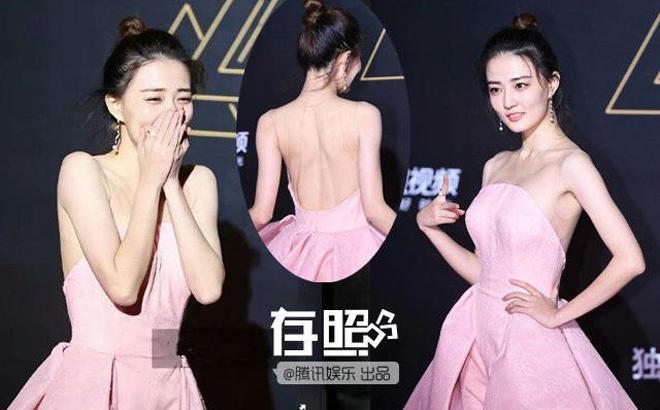 Sao ngất xỉu, tóe nước mắt khi mặc đồ khoe da thịt trong ngày trời lạnh 0 độ C-6